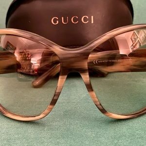 Available! ☀️Gucci oversized green onyx sunglasses Never worn